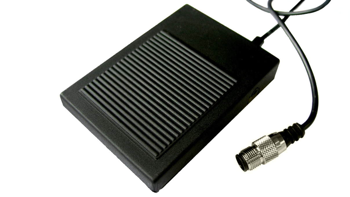 Fußschalter zum optionalen Anschluß an ein Lampert PUK Punktschweißgerät