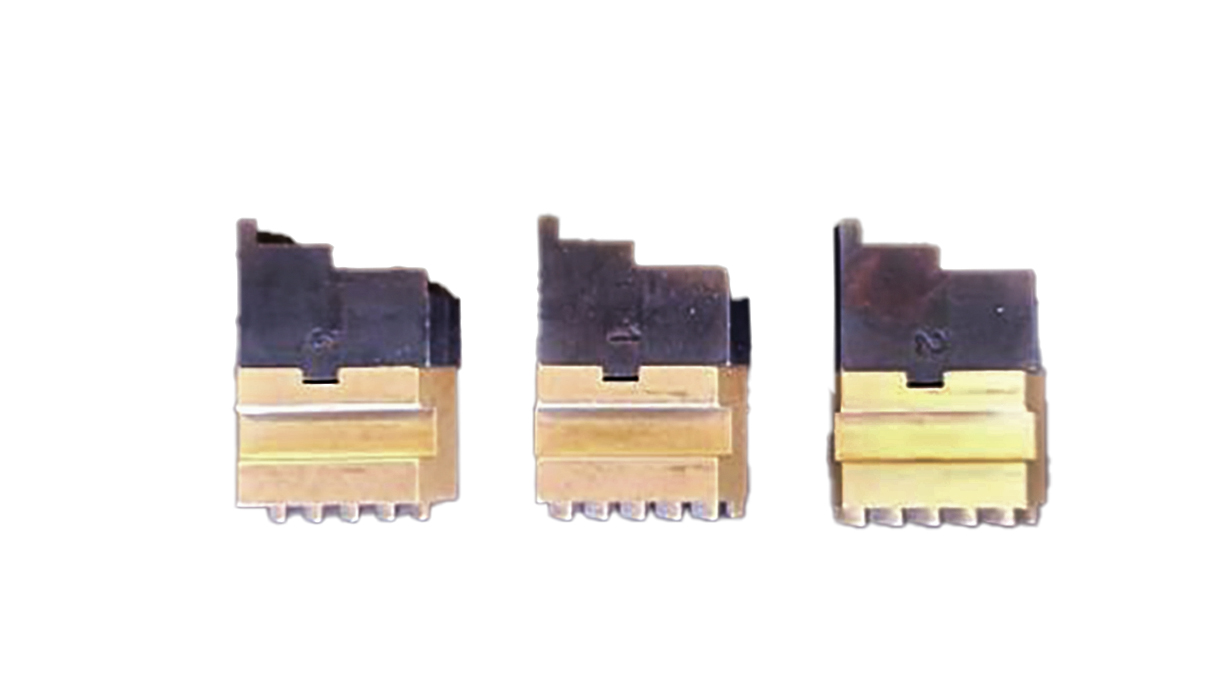 Set von 3 nummerierten Spannbacken aus gehärtetem Stahl, mit Basis in Messing, bearbeitet, Außenklemmung