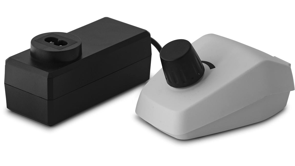 Controller K LED für Ein/Aus-Schaltung und Dimmung (wenn kein Stativ verwendet wird), inkl. Magnetplatte und Netzadapter